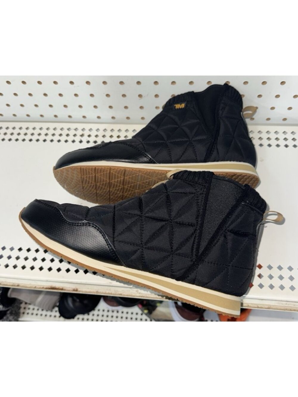 Teva Ember Mid Womens Slip On Camping Quilted Ankle Booties Boots Size 10 Black - Picture 6 of 8
